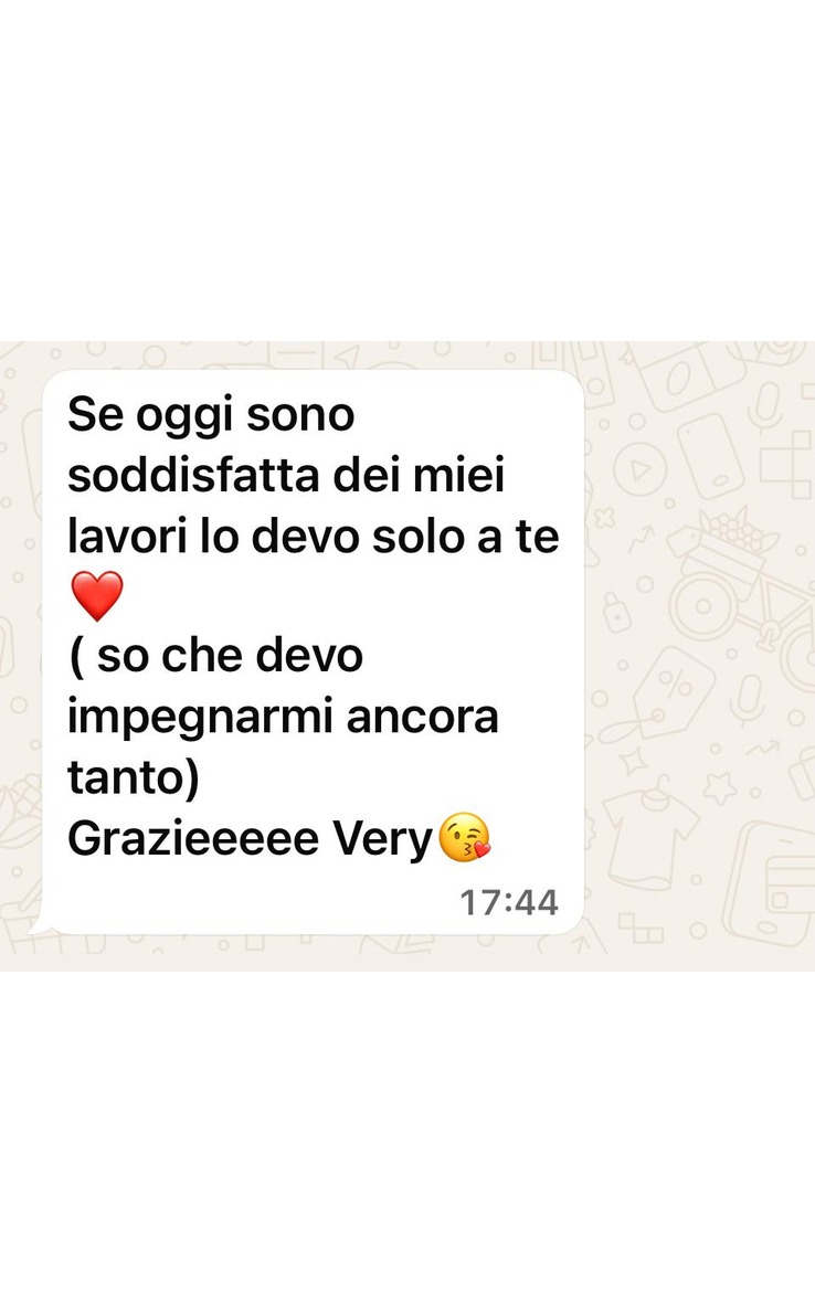 Messaggio WhatsApp di un'allieva del percorso Nails: «Se oggi sono soddisfatta dei miei lavori lo devo solo a te, grazie Very»